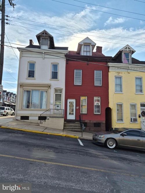 1262 Buttonwood St, READING, PA, 19604-2837 | Card Image