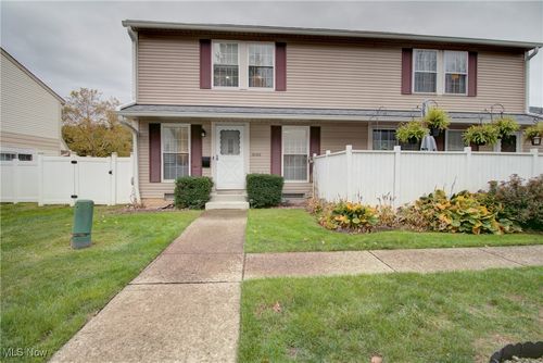 20406 Williamsburg Ct, Middleburg Heights, OH, 44130-2451 | Card Image