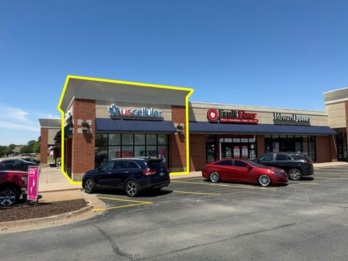 3388 Middle Rd, Bettendorf, IA, 52722-3403 | Card Image