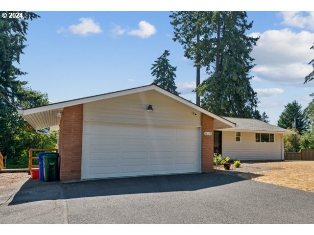 River Rd, Portland, OR 97267