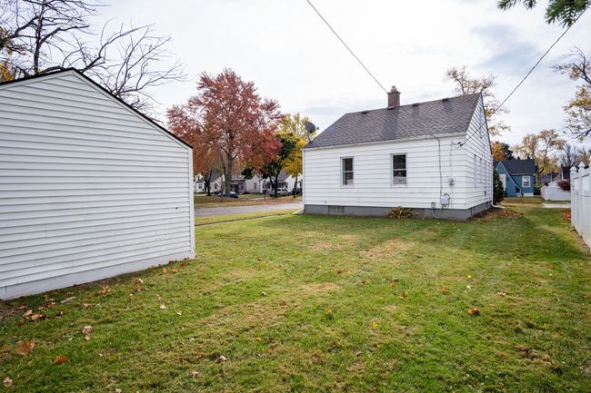Spacious Backyard | Image 17