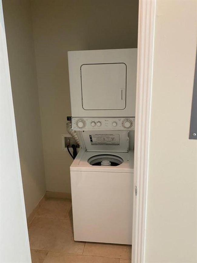 APT-305 - 9066 Sw 73 Rd Ct, Condo with 2 bedrooms, 1 bathrooms and null parking in Pinecrest FL | Image 9