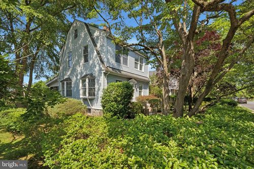 2300 Oakmont Ave, HAVERTOWN, PA, 19083-2221 | Card Image