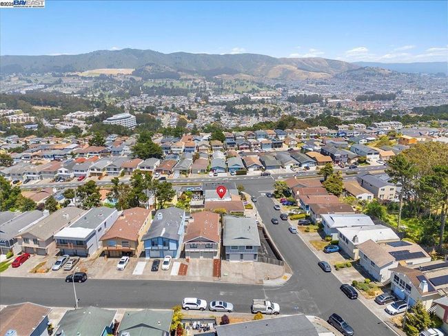 20 Martgate Street, House other with 3 bedrooms, 2 bathrooms and 2 parking in Daly City CA | Image 40