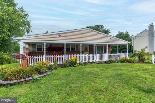 10 Mountain View Rd, KINTNERSVILLE, PA, 18930-9627 | Card Image
