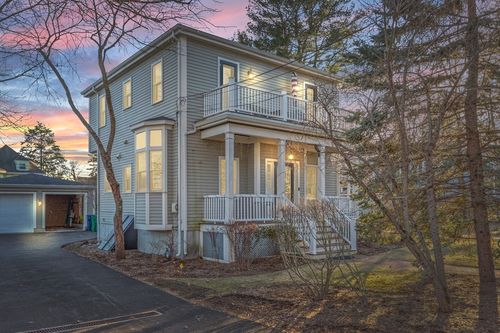 40 Pleasant St, Newton, MA, 02459 | Card Image