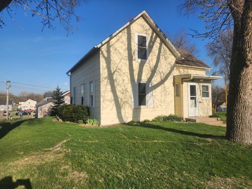 301 S Park Ave, Springfield, MN, 56087-1416 | Card Image