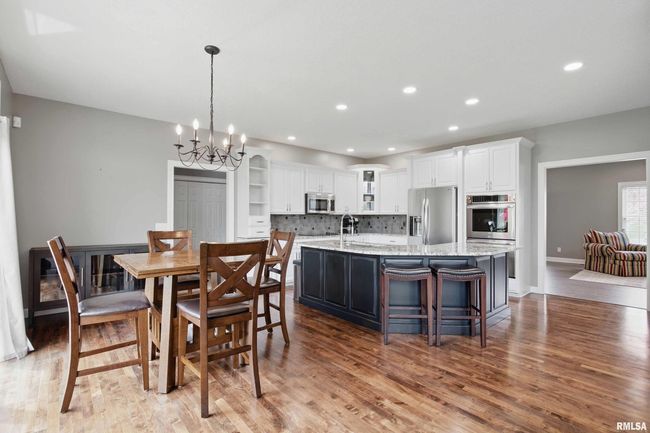 2139 Cromwell Cir, House other with 5 bedrooms, 5 bathrooms and null parking in Davenport IA | Image 11