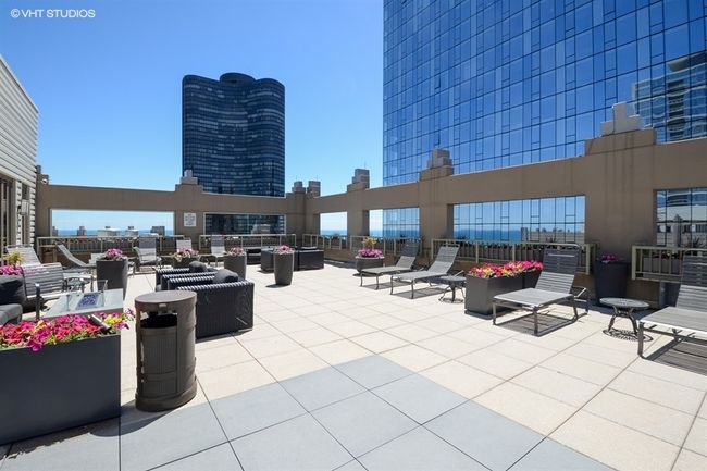 2406 - 530 N Lake Shore Drive, Condo with 1 bedrooms, 1 bathrooms and 1 parking in Chicago IL | Image 17
