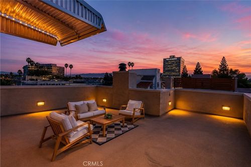 4-10929 Landale St, Toluca Lake, CA, 91602-3900 | Card Image