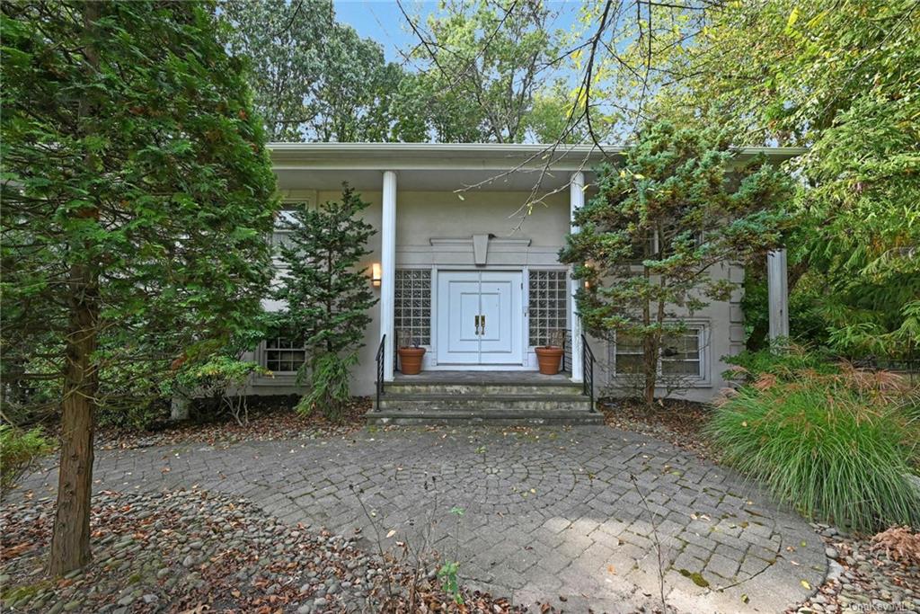 Minute Man Cir, Pearl River, NY 10965