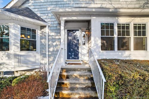 14 Pond View Ln, Ossining, NY, 10562-1963 | Card Image