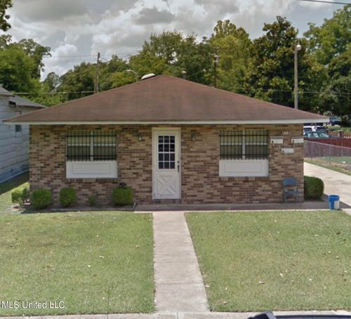 715 Central St, Belzoni, MS, 39038-3340 | Card Image