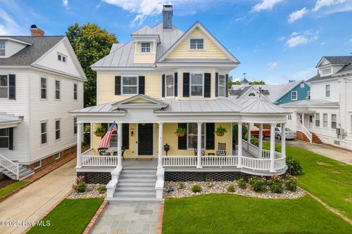 208 New St, New Bern, NC, 28560-4953 | Card Image