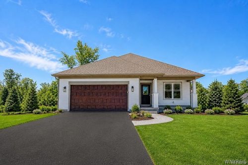 l97-4543 Camp Rd, Hamburg, NY, 14075-2532 | Card Image