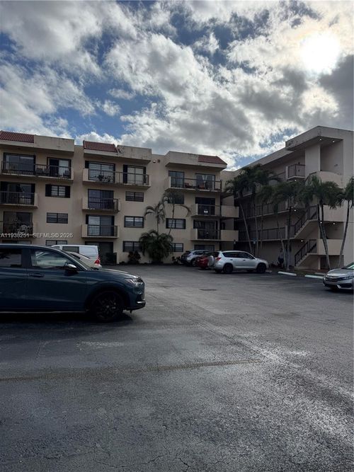 apt-304-995 Sw 84th Ave, Miami, FL, 33144-4168 | Card Image