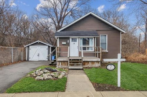 7 N Park Ave, Hamilton, ON, L8H7G7 | Card Image