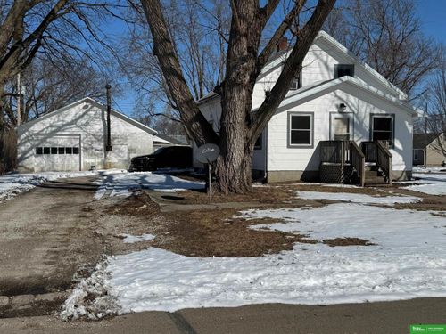 1204 Q St, Tekamah, NE, 68061-1562 | Card Image