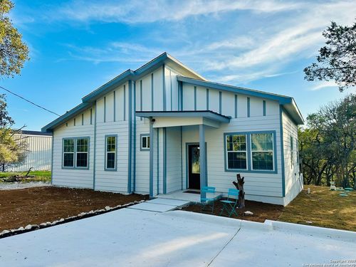 1064 Overbrook Ln, Spring Branch, TX, 78070-5360 | Card Image