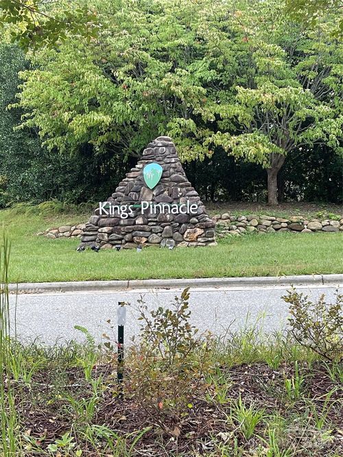 5112 Kings Pinnacle Dr, Kings Mountain, NC, 28086-8804 | Card Image