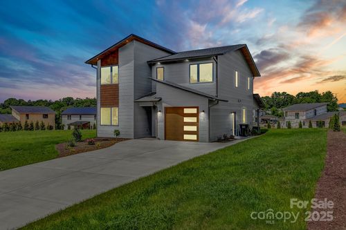 79 Scott Meadows Dr, Asheville, NC, 28801 | Card Image