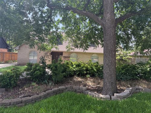 2904 Bridal Wreath Ln, Dallas, TX, 75233-3210 | Card Image