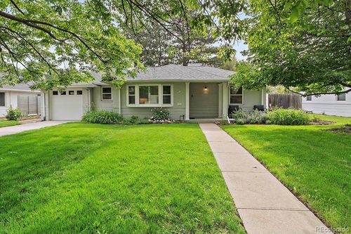 910 Kearney St, Denver, CO, 80220-4526 | Card Image