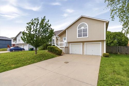 32534 W 172nd Ter, Gardner, KS, 66030-9221 | Card Image