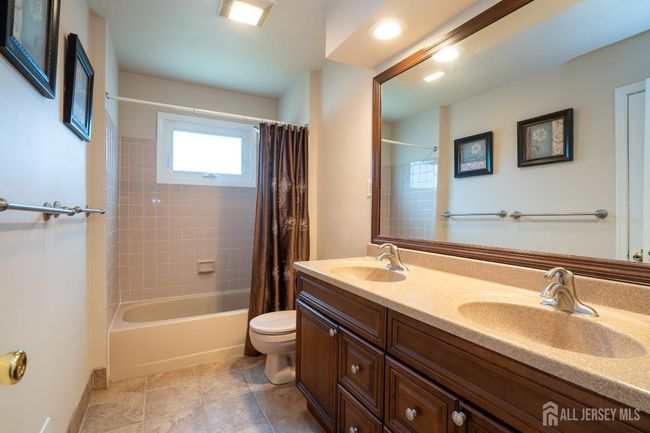 5 Wetherhill Way, House other with 4 bedrooms, 3 bathrooms and null parking in Dayton NJ | Image 29