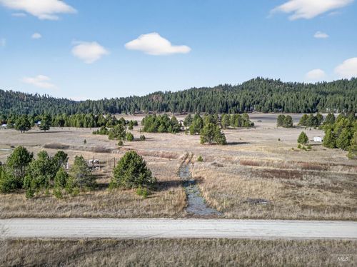 10201 Packsaddle Rd, Cascade, ID, 83611 | Card Image
