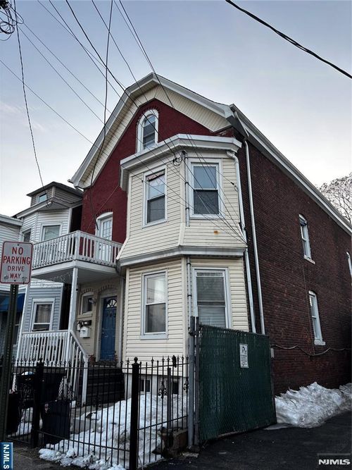 942 E 19th St, Paterson, NJ, 07501-3587 | Card Image