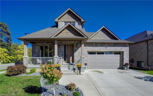 6 Gore Estate Crt, Ayr, ON, N0B1E0 | Card Image