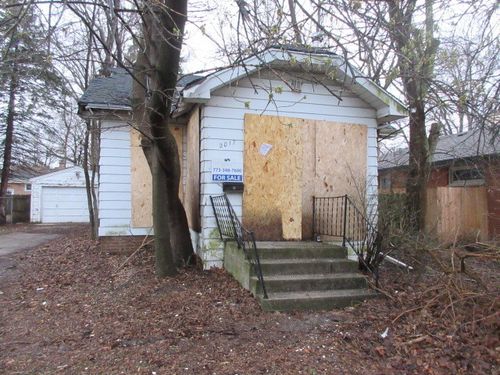 2017 Catalpa Ave, Waukegan, IL, 60085-5113 | Card Image