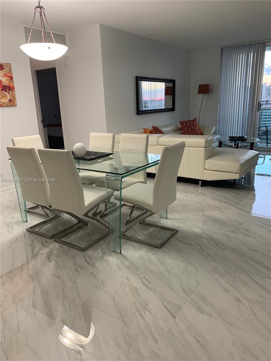 Residential in Hollywood 2
