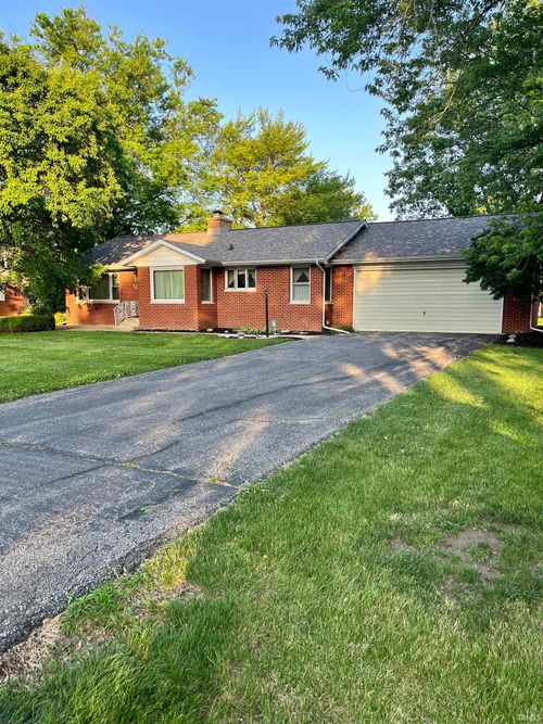 322 N Benton St, Goodland, IN, 47948-8162 | Card Image