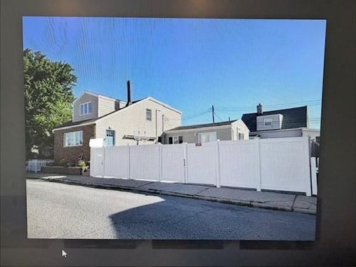 20 Ebony Ct, Brooklyn, NY, 11229-5911 | Card Image