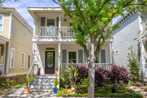 218 E 33rd St, Savannah, GA, 31401-7514 | Card Image
