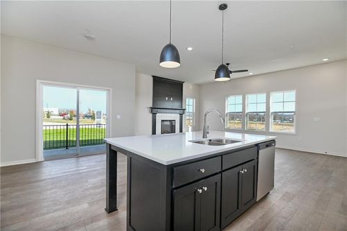 105 S Diane Dr, Olathe, KS, 66061-5129 | Card Image