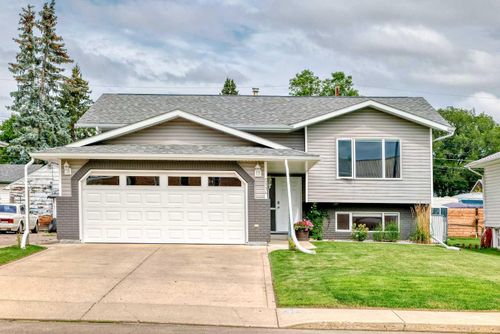 {{alt}} | Card Image