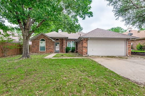 721 Deauville Dr, Fort Worth, TX, 76108-4669 | Card Image
