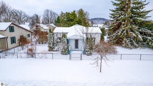 714 Leelanau Avenue, Frankfort, MI, 49635 | Card Image