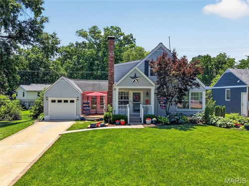 570 Southbrook Dr, Kirkwood, MO, 63122-3023 | Card Image