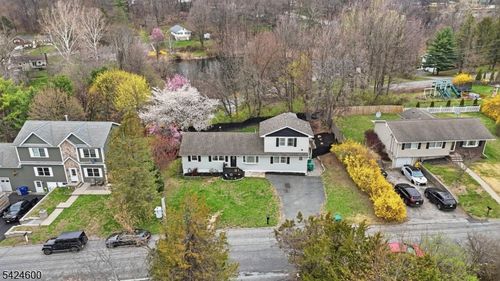 7 Jackson Ave, Vernon, NJ, 07462-3540 | Card Image