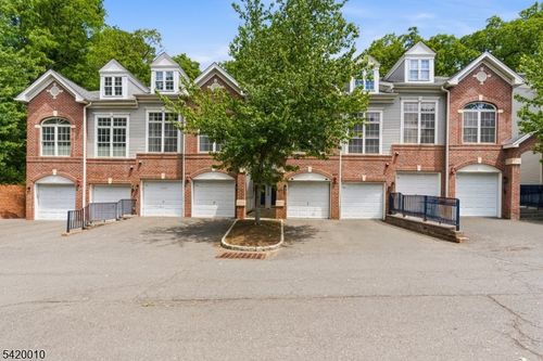 605 Donato Cir, Scotch Plains, NJ, 07076-1074 | Card Image