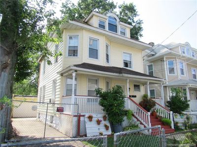 359 Wood Avenue, Home with 6 bedrooms, 3 bathrooms and 4 parking in Bridgeport CT | Image 1