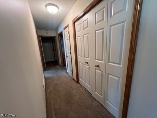 Hall with carpet | Image 18