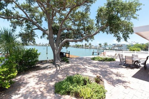 16102 4th St E, REDINGTON BEACH, FL, 33708-1614 | Card Image