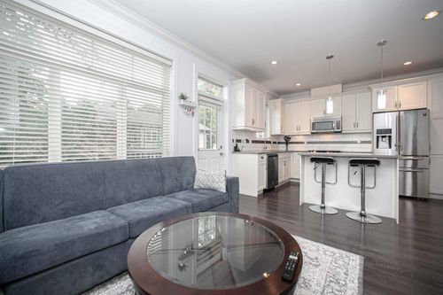 19-6929 142 St, Surrey, BC, V3W5N1 | Card Image