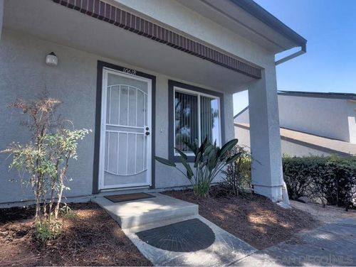 10618 Queen Jessica Ln, Santee, CA, 92071-1212 | Card Image