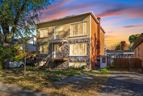 {{alt}} | Card Image